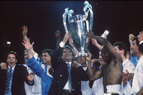 Photo : Bernard Tapie lors de la victoire de l'Olympique de Marseille ...