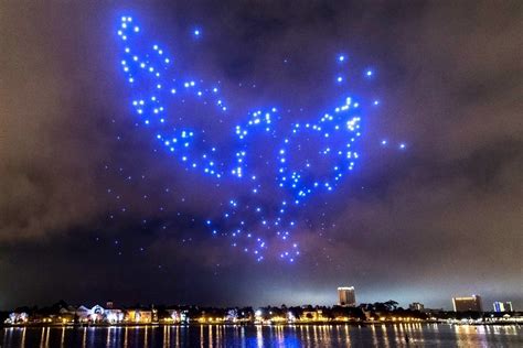 Drones to star in innovative holiday light shows at Disney Springs ...