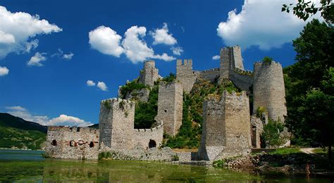 Palaces and Fortresses - Serbia.com