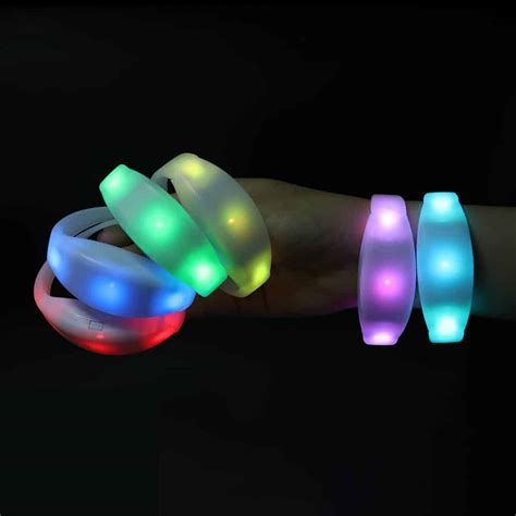 DMX512 Programmable Remote Controlled LED Wristbands for Events