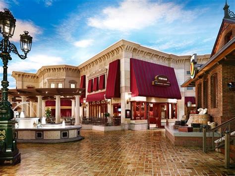 Ameristar Casino Hotel Kansas City - Compare Deals