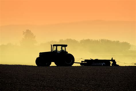 Farmer’s Daughter: 5 ways technology revolutionized farming | AGDAILY