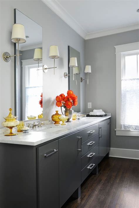 12 Popular Bathroom Paint Colors Our Editors Swear By | Best bathroom paint colors, Best ...