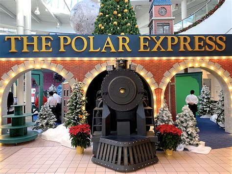 The Polar Express Santa Photos at MainPlace Mall - Popsicle Blog