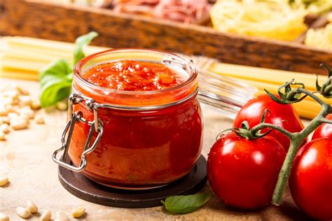 Tomato Sauce Recipes: Canning Pizza Sauce