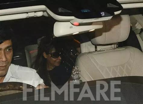 Shah Rukh Khan, Gauri Khan and Kajol return from Kolkata | Filmfare.com