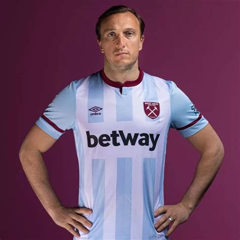 Mark Noble sends West Ham fans message ahead of Dinamo Zagreb Europa ...