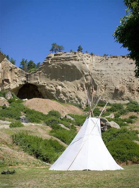 Caves, Pictographs, and Picnics, Oh My: Adventure at Pictograph Cave State Park