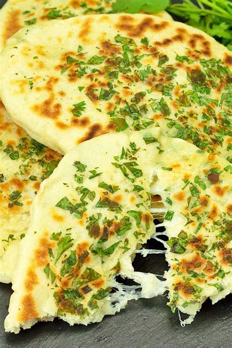 Cheese Stuffed Naan Bread Recipe | El Mundo Eats | レシピ | パン