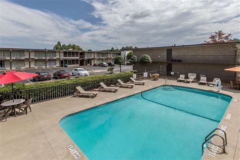 Quality Inn Pool: Pictures & Reviews - Tripadvisor