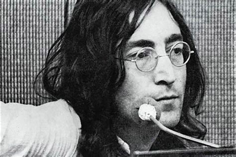 John Lennon's round glasses sell for P9.2 million | ABS-CBN News