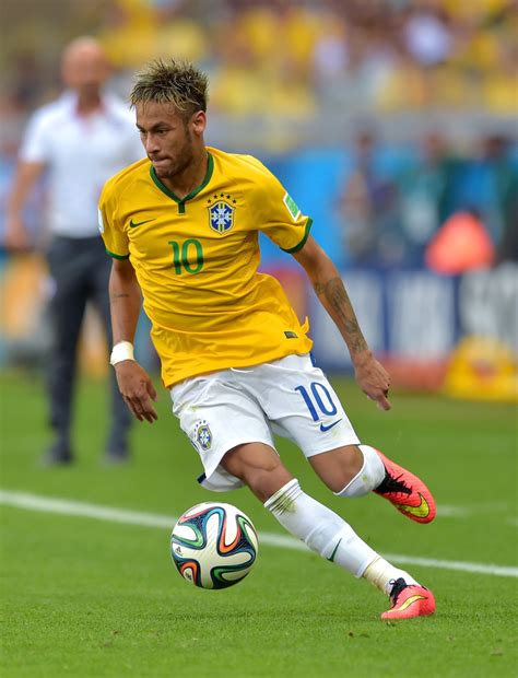 Neymar Photos Photos - Brazil v Chile: Round of 16 - 2014 FIFA World ...