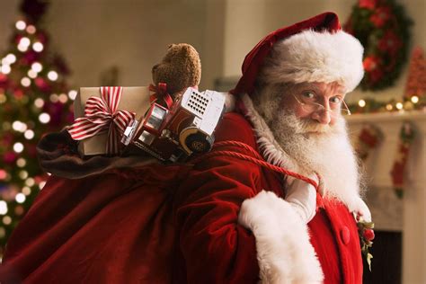 The Heartwarming Backstory of NORAD's Santa Tracker