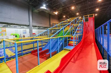 Snow slides -- Creating an top Trampoline Park - Xiaofeixia Amusement Equipment Group Co.,Ltd