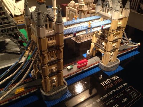 Picture Of The Day: Building Lego Bridges | Israellycool