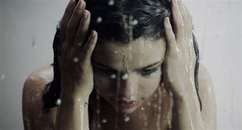 Selena Gomez Looks 'Good For You' In New Music Video