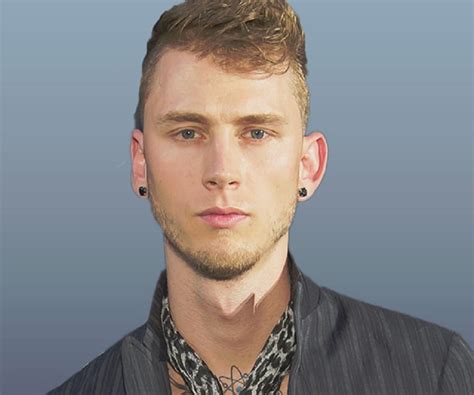 Machine Gun Kelly Biography - Facts, Childhood, Family Life & Achievements of Rapper