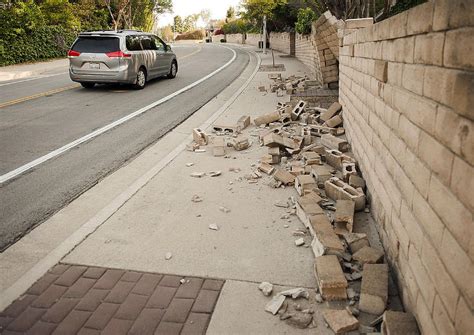 Earthquakes shake Los Angeles