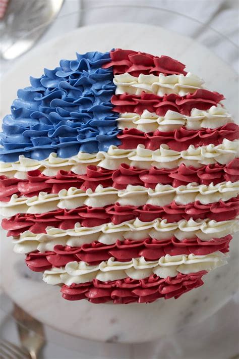 Patriotic American Flag Layer Cake - Mom Loves Baking