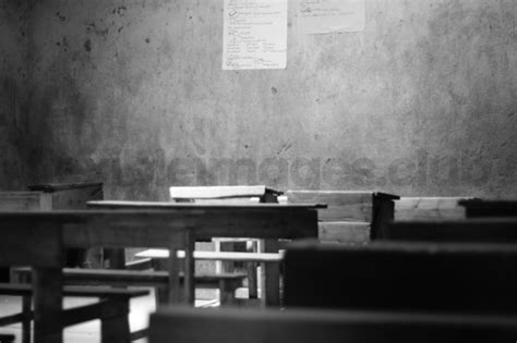 Empty Classroom Desk Black And White – FlexibleImages.Club