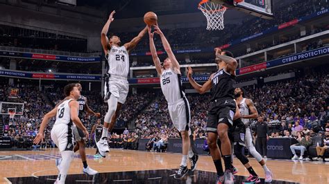 Matt Bonner Dunk Explosion