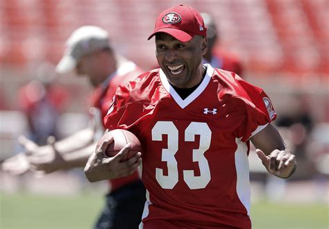 Ex-49ers running back Roger Craig to deliver Super Bowl trophy