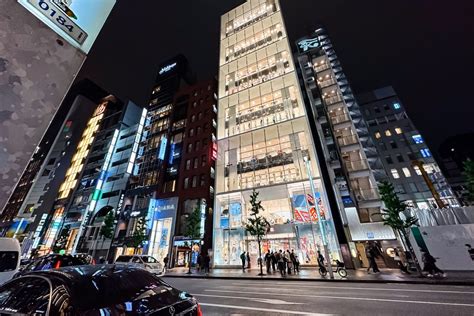 Get the Full Uniqlo Experience at Their Biggest 12-Story Flagship Store in Tokyo Ginza - Travel ...