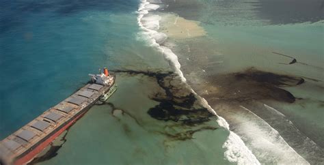 Mauritius declares emergency over oil spill - The Korea Times