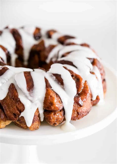 Cinnamon Roll Monkey Bread (5 ingredients!) - I Heart Naptime