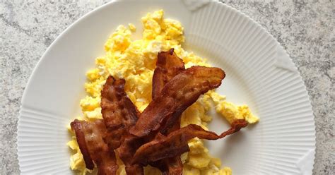 Photo Dishes: scrambled eggs with bacon