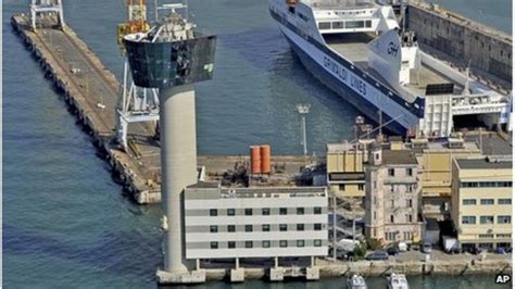 Italy deaths as Genoa ship hits control tower - BBC News