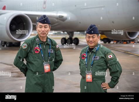 Air force pilot uniform hi-res stock photography and images - Alamy