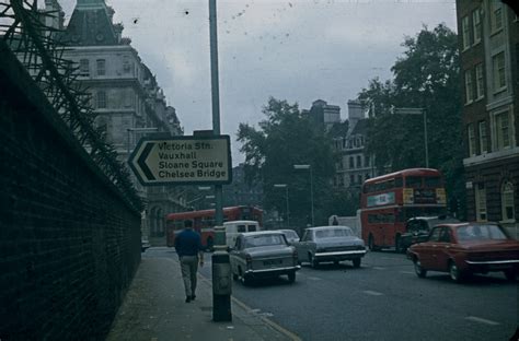 27 Fascinating Color Photographs That Capture Street Scenes of London in 1970 | Vintage News Daily