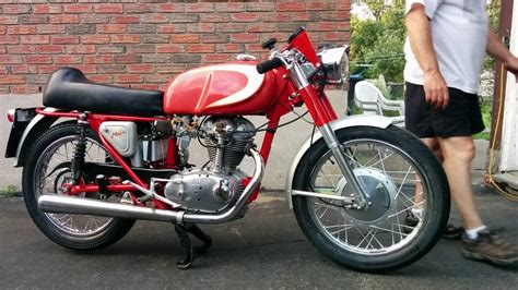 Ducati 250 Mach 1 - YouTube