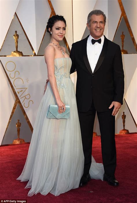 Mel Gibson's wife Rosalind Ross stuns Oscar's red carpet | Daily Mail Online