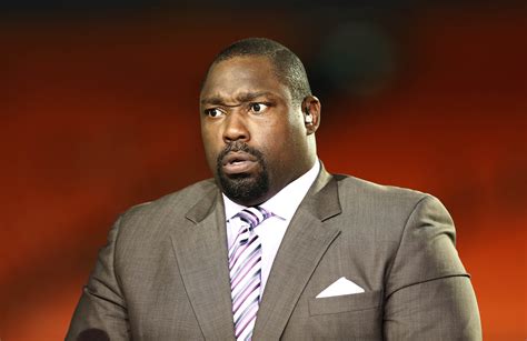 Warren Sapp Doesn't Believe Michael Strahan Is A Hall of Famer ...