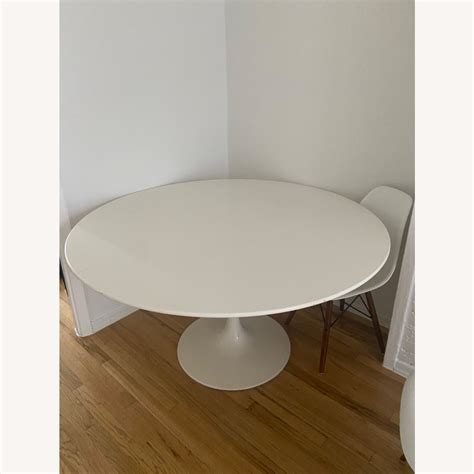 Saarinen Tulip Table Replica - AptDeco