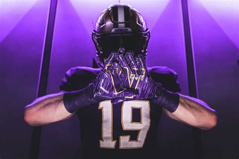 UW, Adidas officially unveil new Husky football uniforms - seattlepi.com