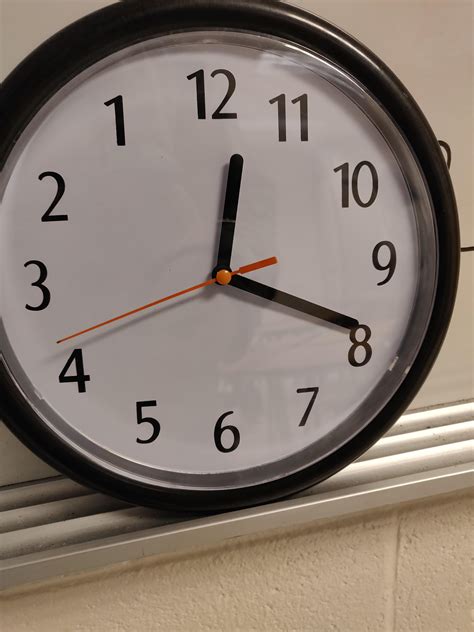 A counterclockwise clock : r/mildlyinteresting