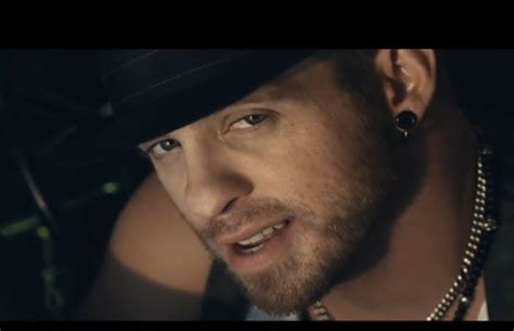 Brantley Gilbert – Bottoms Up | WQNY QCountry 103.7