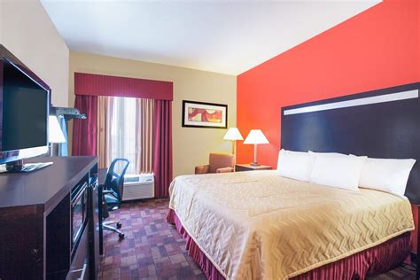 Comfort Inn Rooms: Pictures & Reviews - Tripadvisor