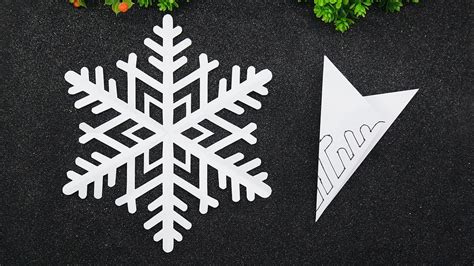 Paper Snowflakes ️Paper Snowflake Patterns🎄Snowflake Cut Out - YouTube