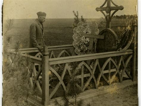 The Grave of Quentin Roosevelt | National Air and Space Museum