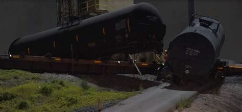 Train derailment in northeast Houston closes road