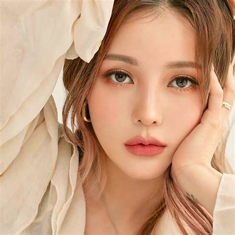 Korean Makeup Trends Fall 2019