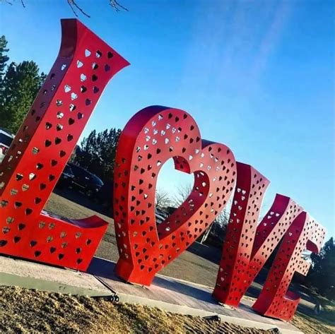 Valentine's Day in Loveland 2021 Includes Lights, Art, Group Wedding & More - Mile High on the Cheap