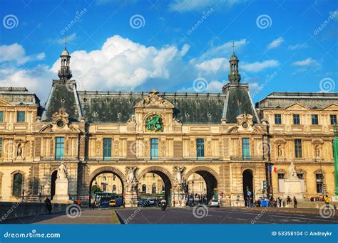 Entrance To the Louvre in Paris Editorial Stock Image - Image of ...