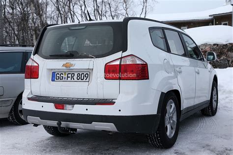 Spyshots: Opel Antara / Chevrolet Captiva SUV Test Mules - autoevolution