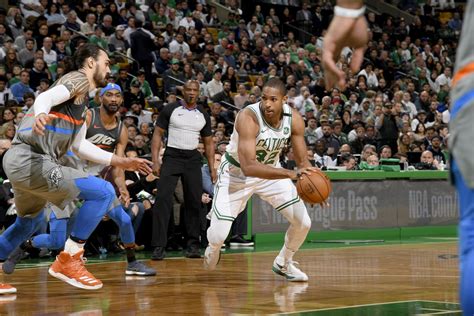 Watch: How Al Horford makes things easier for rookies