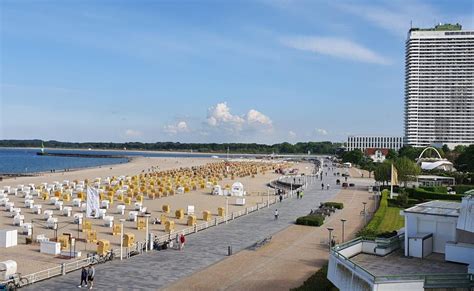 Travemunde Strand | Schleswig-Holstein, Germany - detailed features ...